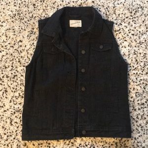 Universal Thread Women’s Black Denim Vest